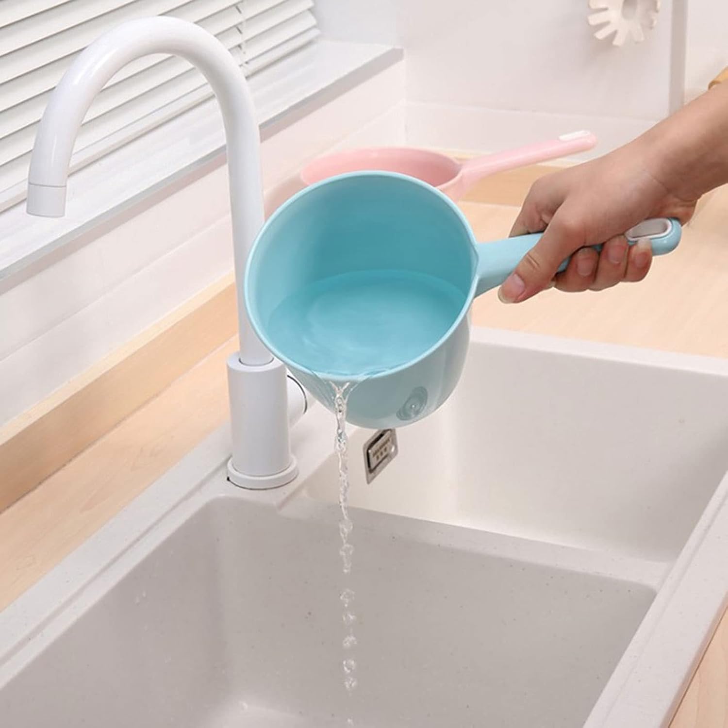 Plastic Long Handle Water Ladle Spoon for Bath Kitchen Home