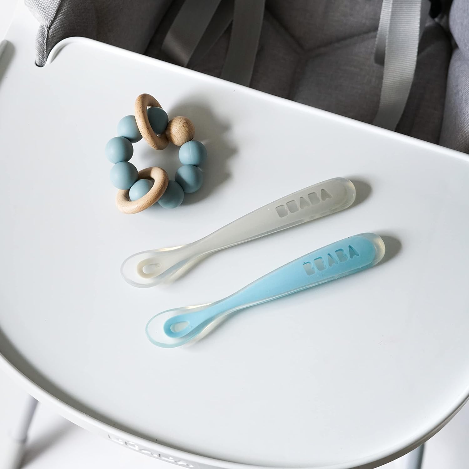 BEABA Babys First Foods Spoon Set with Travel Case